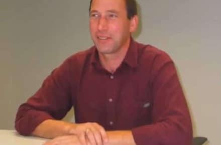 OPGERICHT IN EEN SCHUUR